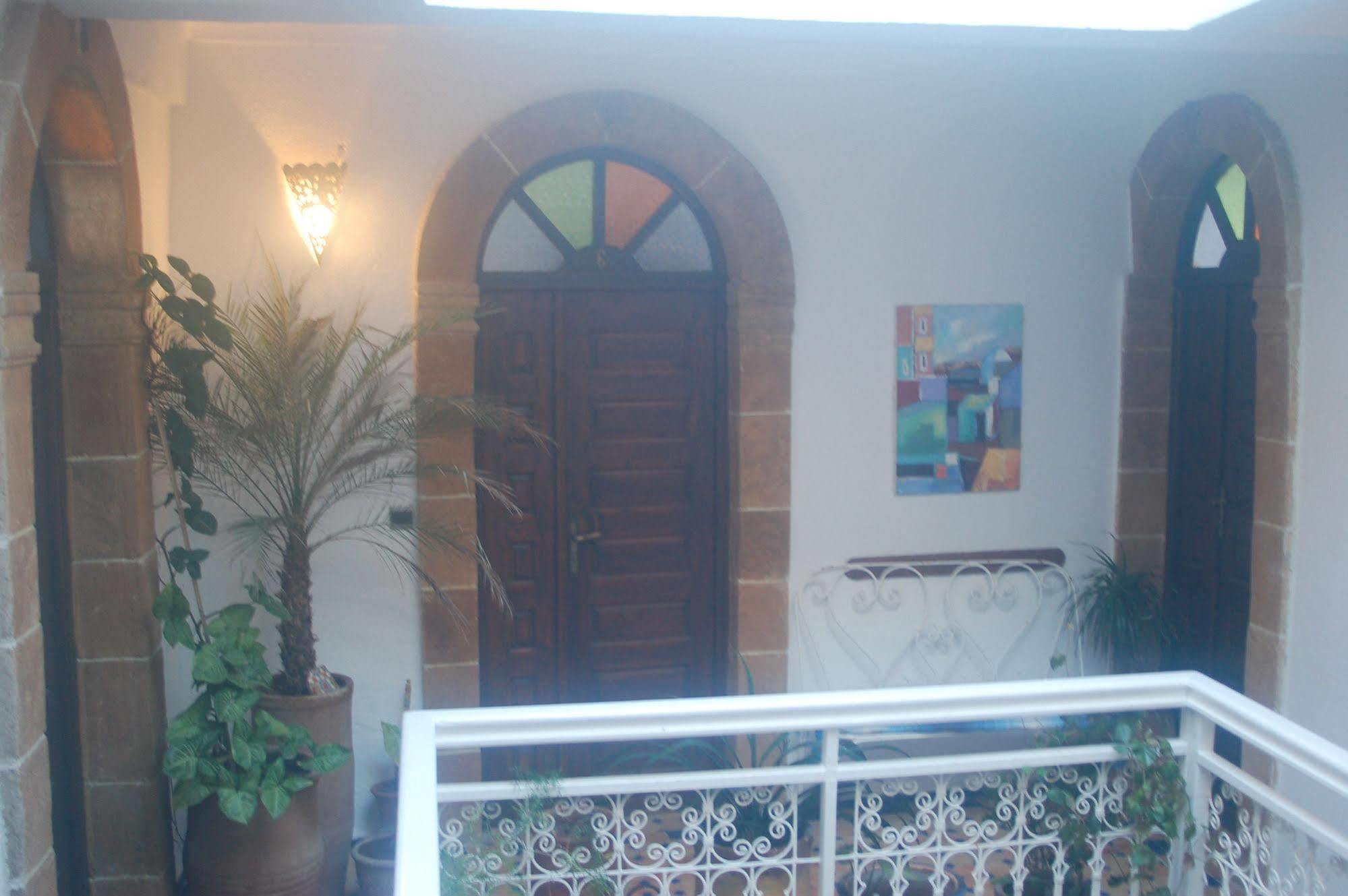 Riad Le Grand Large Эс-Сувейра Экстерьер фото