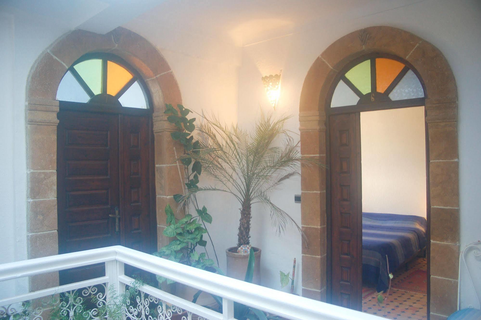 Riad Le Grand Large Эс-Сувейра Экстерьер фото