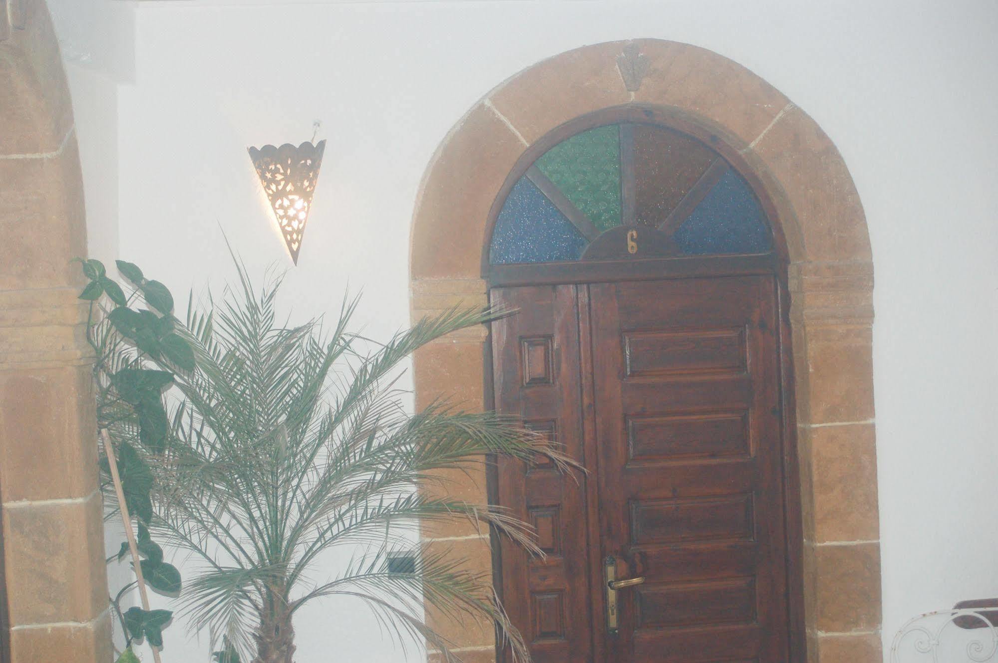 Riad Le Grand Large Эс-Сувейра Экстерьер фото