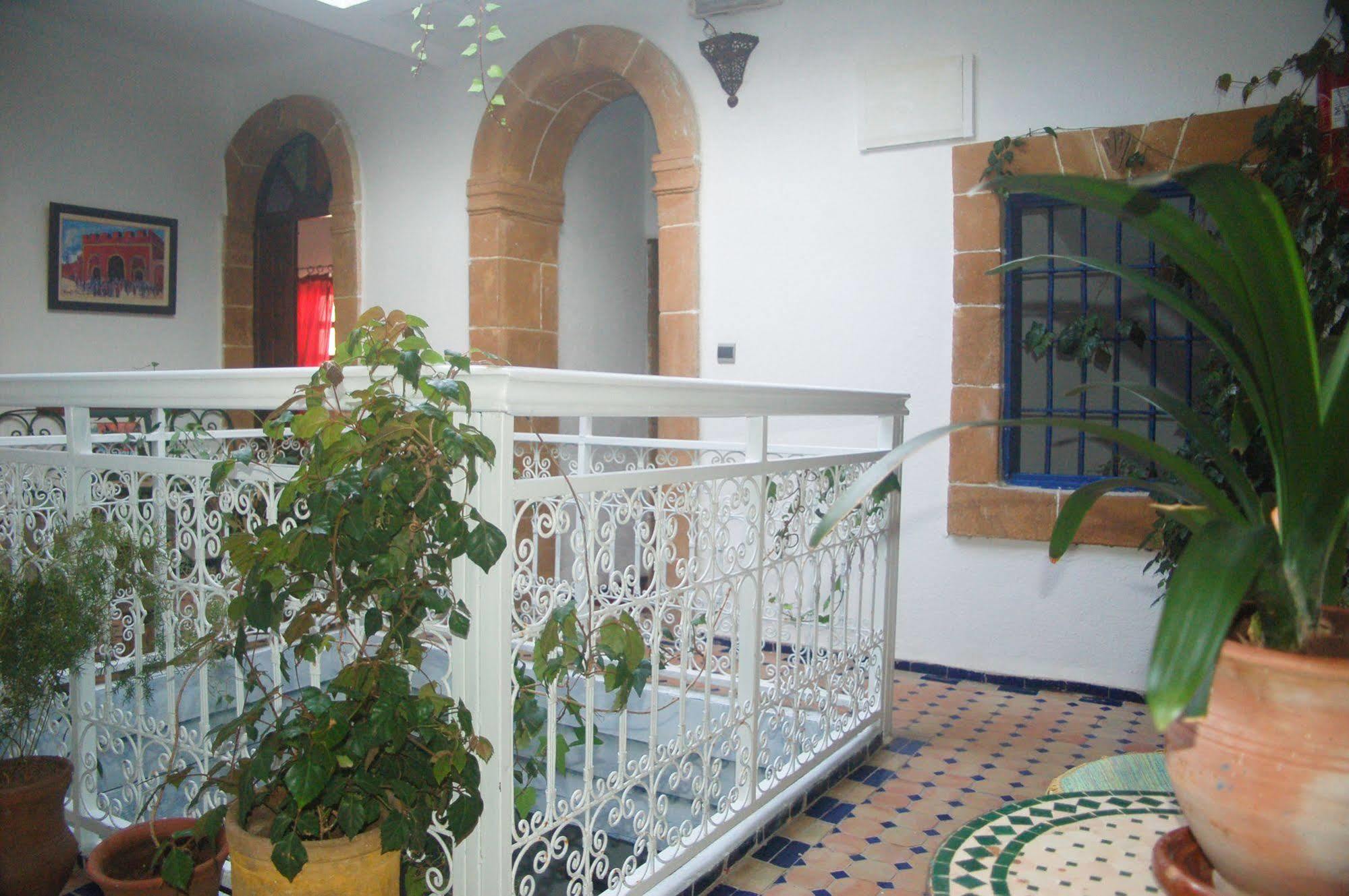Riad Le Grand Large Эс-Сувейра Экстерьер фото